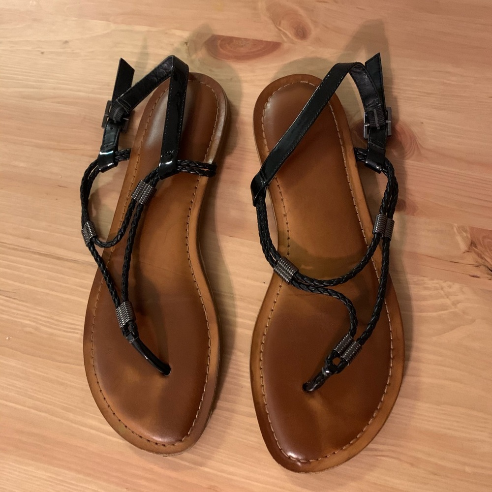 Gianni Bini black leather sandals size 8
